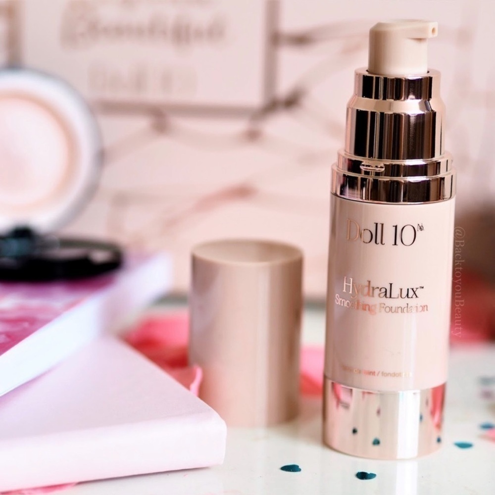 New Doll 10 Hydralux Smoothing Foundation~Light-Medium Shade